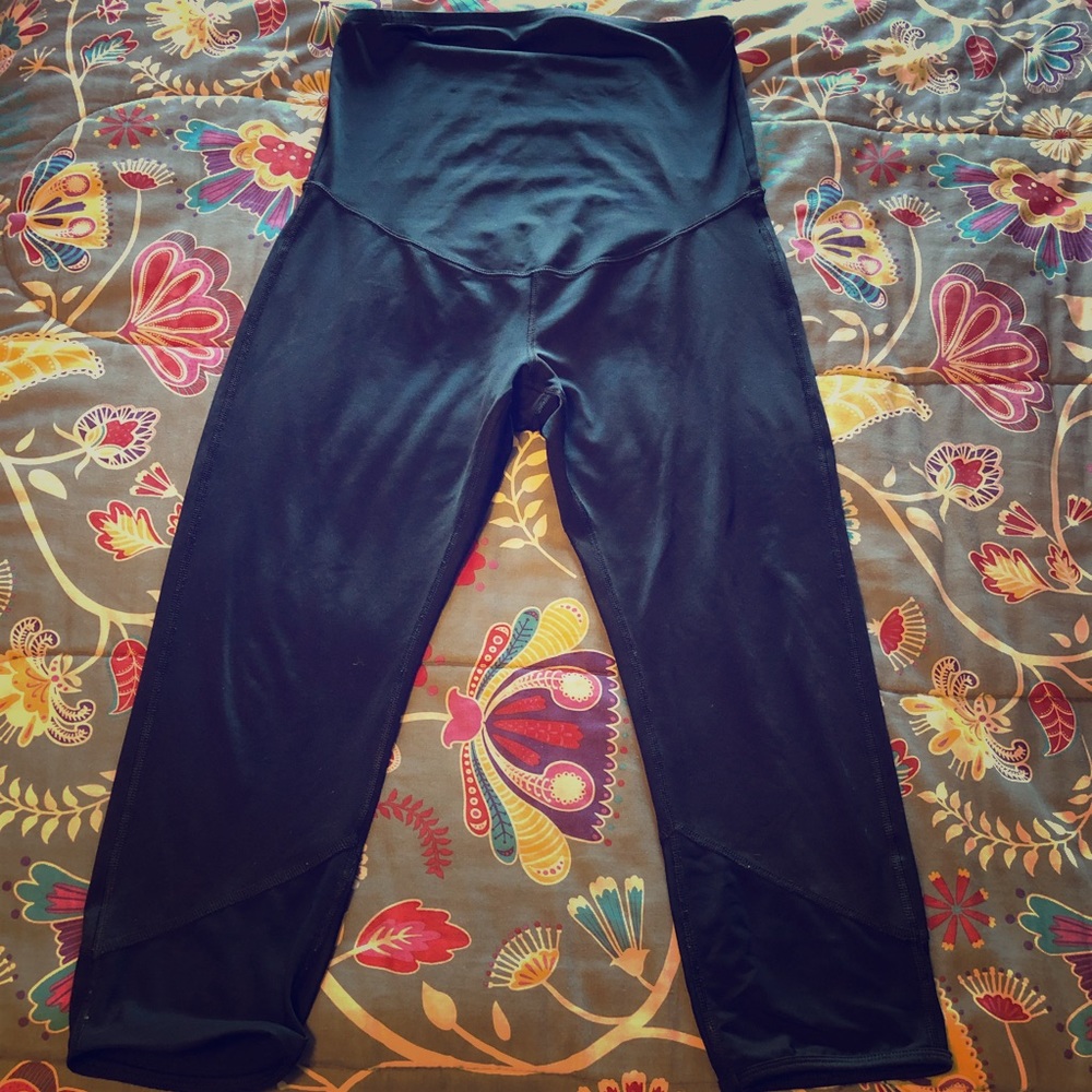 Maternity active capris